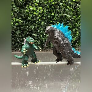 Monster Battle Action Figures - Green and Black